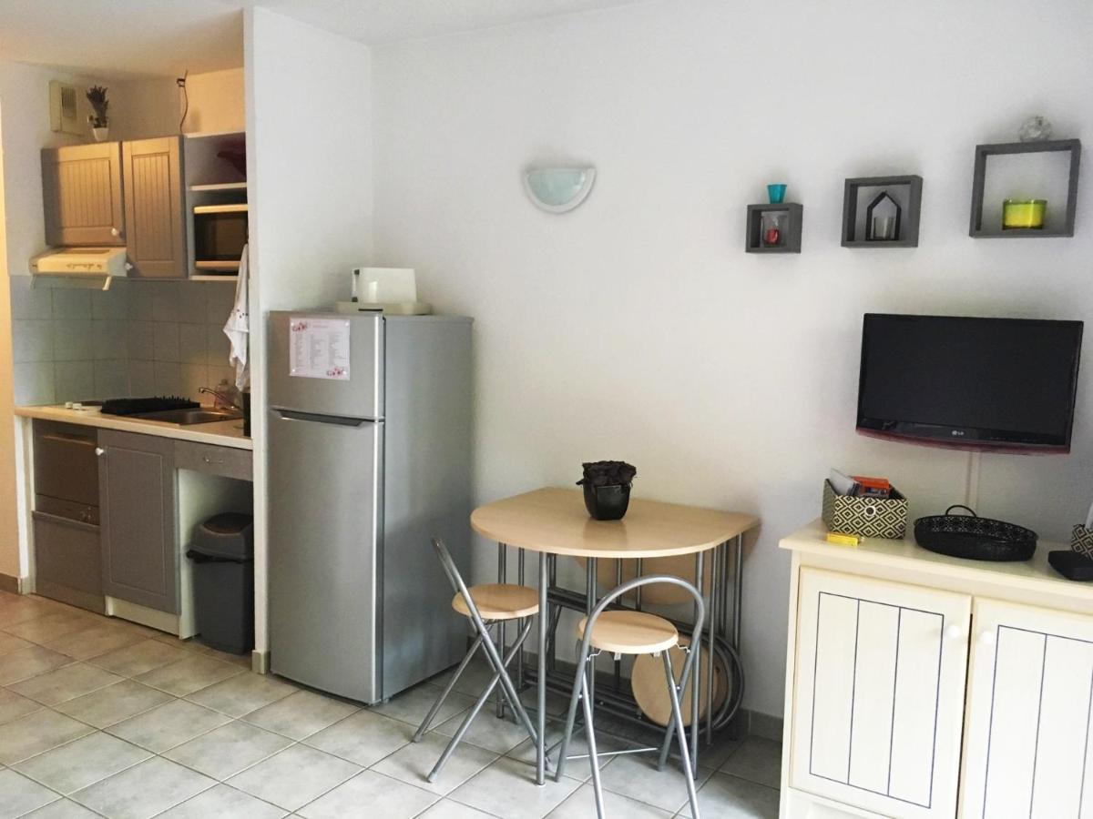 Sanary Sur Mer Appartement 30M2 T2 Avec Terrasse Piscine 10Min A Pied De La Plage Exteriér fotografie