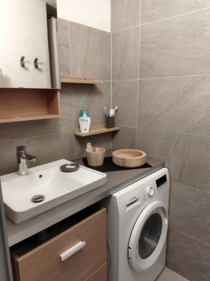 Sanary Sur Mer Appartement 30M2 T2 Avec Terrasse Piscine 10Min A Pied De La Plage Exteriér fotografie